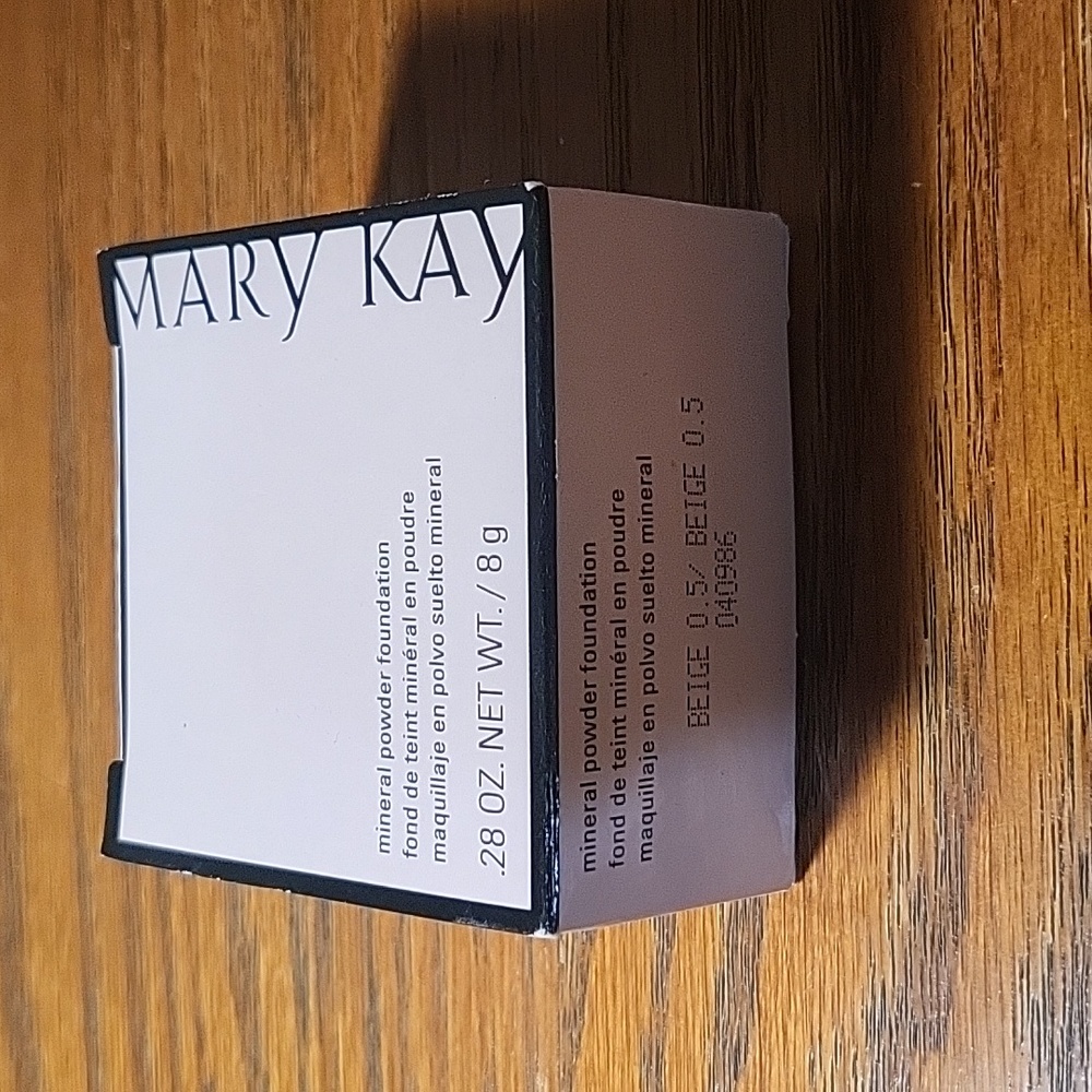 Mineral powder foundation